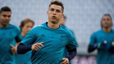 Ronaldo cerrará un acuerdo con el Juventus 'en las próximas horas', asegura Record.
