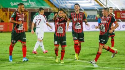 La Liga Deportiva Alajuelense deberá de vencer en la serie al Saprissa para poder jugar otras dos finales y así buscar el título en Costa Rica.