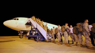 El sorprendido soldado llegó a su casa en Hawái, unos días antes de lo esperado.