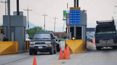 Los conductores no están pagando el peaje.