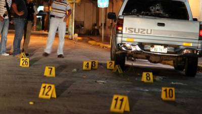 El cuerpo del exjefe policial quedó dentro de su carro en la calle principal de La Lima.
