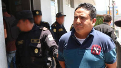 Las fuerzas de seguridad capturaron hoy a cinco supuestos narcotraficantes, entre ellos un salvadoreño, que tenía orden de detención internacional, informó una fuente oficial. Foto: Policía de Guatemala.