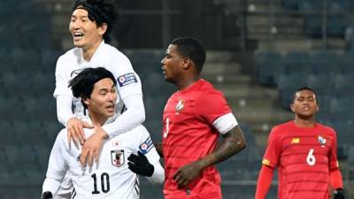 Japón venció a Panamá en partido amistoso gracias a un de penal de Takumi Minamino. Foto AFP