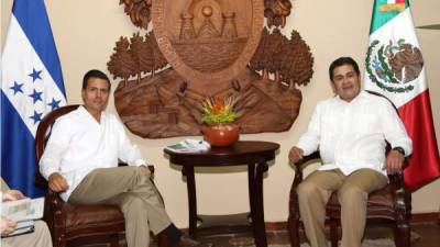 El presidente de México Enrique Peña Nieto con su homólogo de Honduras, Juan Orlando Hernández.