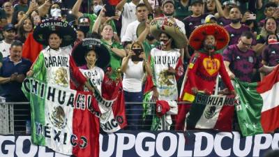 Se espera que miles de aficionados mexicanos llenen el State Farm Stadium de Phoenix, Arizona, en el partido Honduras-México de la Copa Oro 2021.