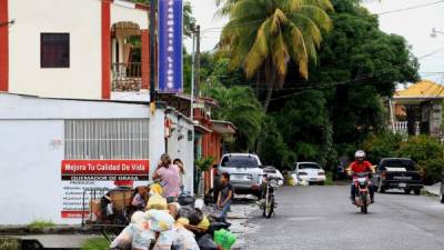 Los vecinos de Los Castaños ya no soportan la inseguridad a diario saquean carros y casas. Algunos negocios han cerrado.