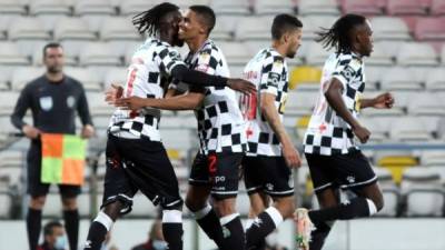 El Boavista con el hondureño Alberth Elis se salvó del descenso en la última jornada de la Liga de Portugal.