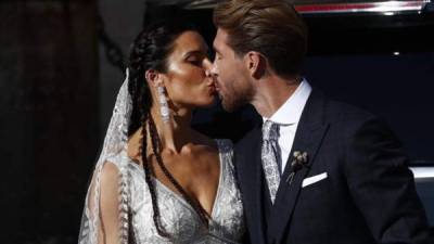 Tras siete años juntos y tres hijos en común, el futbolista español Sergio Ramos y Pilar Rubio han decidido casarse este sábado en Sevilla en una espectacular celebración en la que no han reparado en gastos.