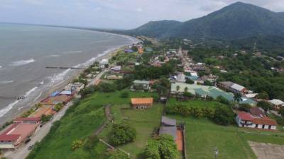 Trujillo queda a tres horas de La Ceiba. Tiene lugares acondicionados para la vida nocturna como el hotel Villa Brinkley.