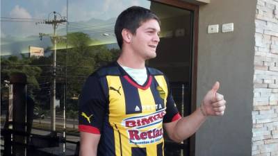 Cristian Gutiérrez en su presentación con el Real España.