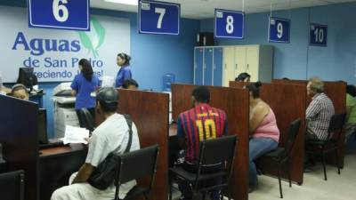 Para consultas o reclamos los sampedranos pueden acudir a las oficinas de atención al cliente de Aguas de San Pedro.