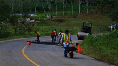 El Gobierno trabaja en la adecuación de varios tramos carreteros para Semana Santa.
