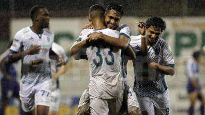 Los jugadores del Platense festejando el gol de Joshua Nieto contra el Honduras Progreso. Foto Neptalí Romero