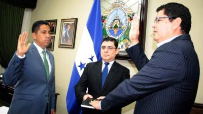 El ministro de la Presidencia, Reinaldo Sánchez, juramentó a Escoto este mediodía.