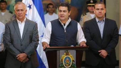 El presidente de Honduras, Juan Orlando Hernández ofrece una conferencia de prensa donde informó la captura del exdirector del Seguro Social, Mario Zelaya.