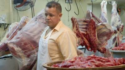 Compra y reactivación de la Empacadora Carnes y Derivados (CyD) por parte de 50 productores de Olancho, permitirá montar los lotes de engorde y seguir abasteciendo la demanda local.