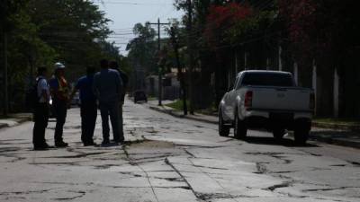 La 8 calle, 28 avenida, está completamente destruida desde hace más de un año.