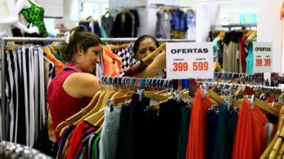 El sector comercial espera un repunte en las ventas con la circulación del decimocuarto mes de salario. Foto: Yosep Amaya