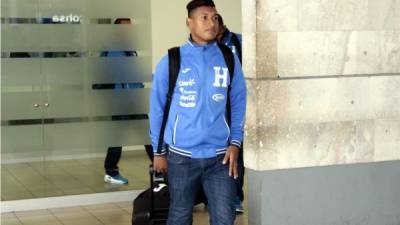 Bryan Acosta al regreso de la Selección de Honduras al pais. Foto Juan Salgado