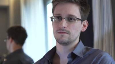 Edward Snowden es buscado por el Gobierno de EUA por 'revelar secretos de Estado'.