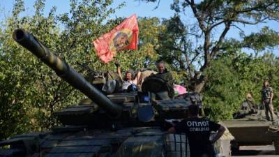 Los rebeldes prorrusos mantienen a Ucrania y Rusia al borde de una guerra.