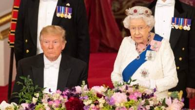 La reina Isabel II ofreció un banquete de gala en el palacio de Buckingham en honor a Trump./AFP.