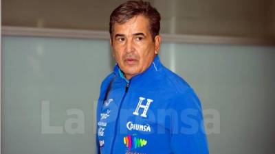 Jorge Luis Pinto a su llegada a Sídney con la Selección de Honduras.