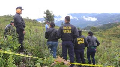 En un sector solitario de El Lolo se exhumaron tres cadáveres de fosas clandestinas.