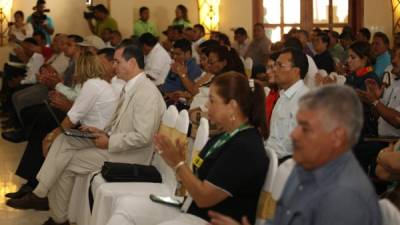 En una asamblea de la Amhon, los alcaldes aprobaron el beneficio por cada año de servicio en este cargo público.