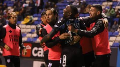 El Querétaro es otro de los equipos de la Liga MX que reporta contagiados por coronavirus. Foto EFE