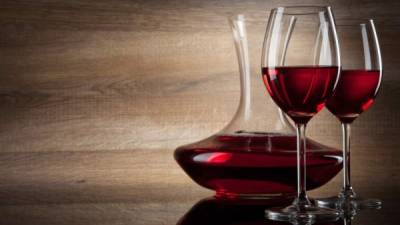 Tanto el vino tinto como el blanco pueden mejorar el control de la glucosa.