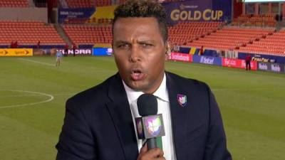 Carlos Pavón analizando en Univisión la eliminación de Honduras de la Copa Oro 2017.