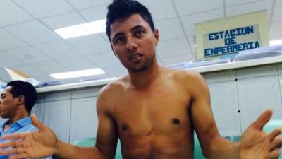 El joven Eder Cruz, uno de los sobrevivientes del alud de tierra, dijo que ahora su vida ha cambiado. Foto Hospital Escuela.