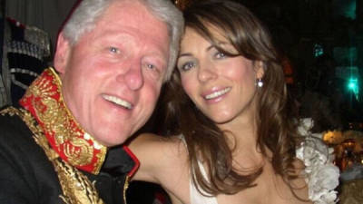 Elizabeth Hurley asegura que Bill Clinton y ella solo son amigos.