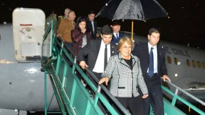 La Presidenta Michelle Bachelet llegó el domingo por la noche a Buenos Aires.