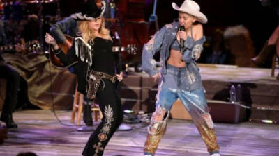 Miley Cyrus invitó a Madonna para su MTV Unplugged .