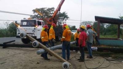 Cuadrillas de EEH avanzan en la reparación y estiman que a la medianoche estará reestablecido el servicio.