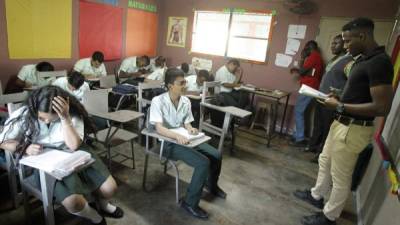 Los docentes garífunas se empeñan en difundir su cultura. Foto: Jorge monzón