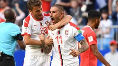 Aleksandar Kolarov se mandó un golazo ante los ticos. FOTO AFP-EMMANUEL DUNAND.