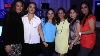 Gloria Zelaya, Male Matute, Kalene Padilla, Jisela Flores, Karina Contreras y Elena Suazo.
