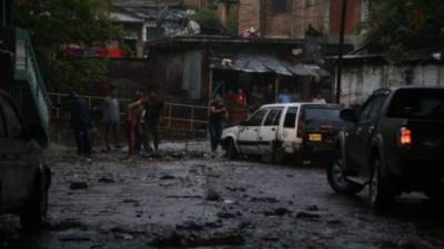 Una quebrada se desbordó y varias viviendas en la colonia 3 de Mayo de Comayagüela se inundaron por la fuertes lluvias en la capital.