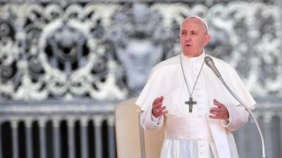 El papa Francisco preside la audiencia general de los miércoles en la plaza de San Pedro en el Vaticano. EFE