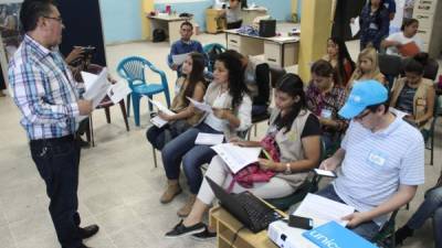 Jóvenes durante la jornada de aprendizaje.