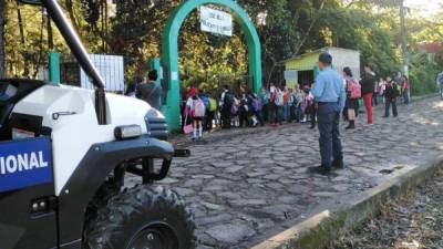 A través del programa Great, la Policía Nacional ha venido trabajando en la prevención en las escuelas y colegios públicos.