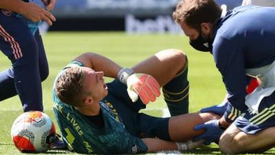 El portero alemán Leno del Arsenal se estaría perdiendo lo que resta de la temporada tras la terible lesión. Foto AFP.