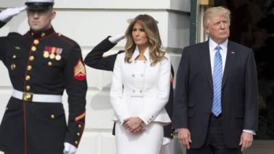 La primera dama de Estados Unidos, Melania Trump, realizó este miércoles su primera aparición oficial en la Casa Blanca desde la asunción de su esposo, el magnate republicano Donald Trump.