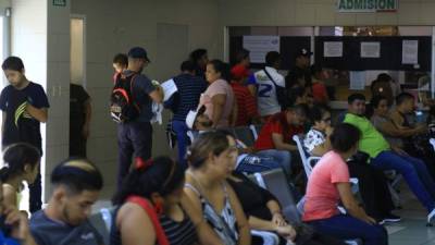 Al menos 500 personas acuden a la emergencia del Seguro Social, muchos de ellos quedan hospitalizados.