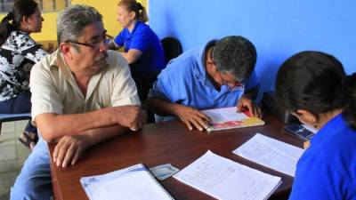 Las oficinas del programa en el edificio del Correo Nacional de San Pedro Sula pasan abarrotadas de emprendedores que buscan financiamiento. Foto: Cristina Santos