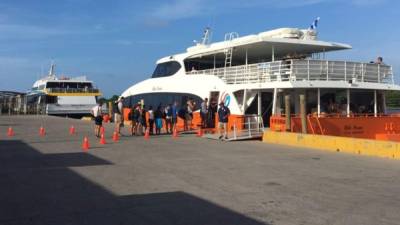 Los salvadoreños regresaban en el ferri a La Ceiba para volver a su país.