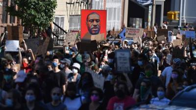 Las protestas no han parado tras la muerte del afroamericano George Floyd a manos de la Policía en Mineápolis. Foto: AFP